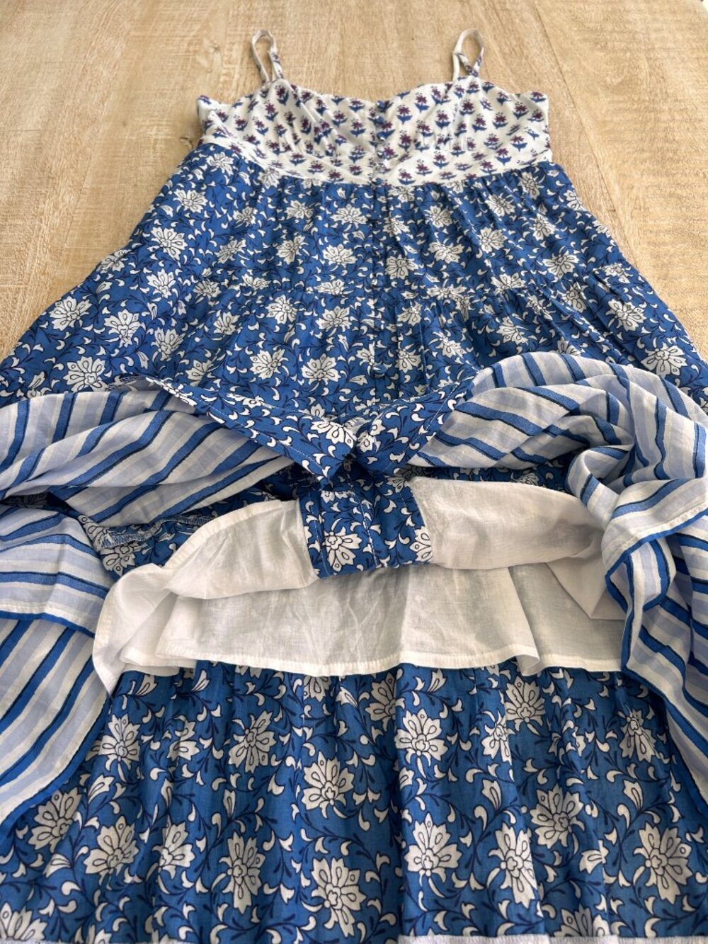 J. CREW Blue White Floral Block Print Smocked Patchwork CottonTiered Dress 4P - Picture 7 of 16
